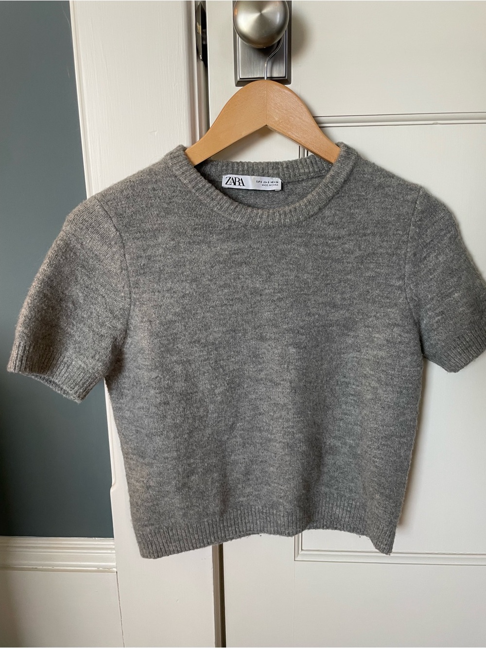 ZARA Grey Short-Sleeve Crewneck Sweater